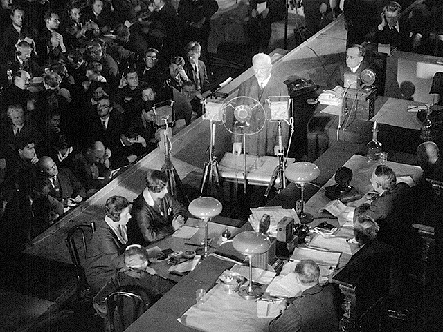 粛清裁判【セルゲイ・ロズニツァ〈群衆〉ドキュメンタリー3選】